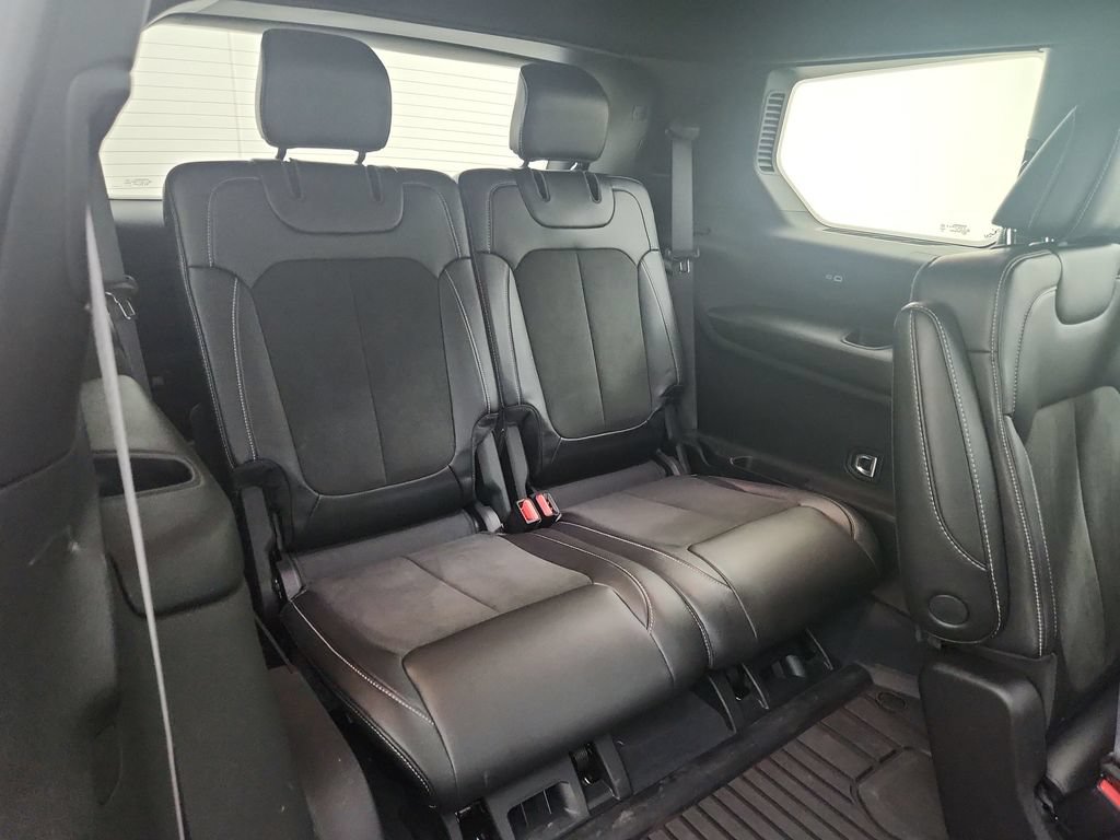 Used 2023 Jeep Grand Cherokee L Laredo AWD/4WD image 36