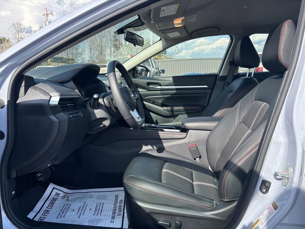 Used 2024 Nissan Altima 2.5 SR image 9