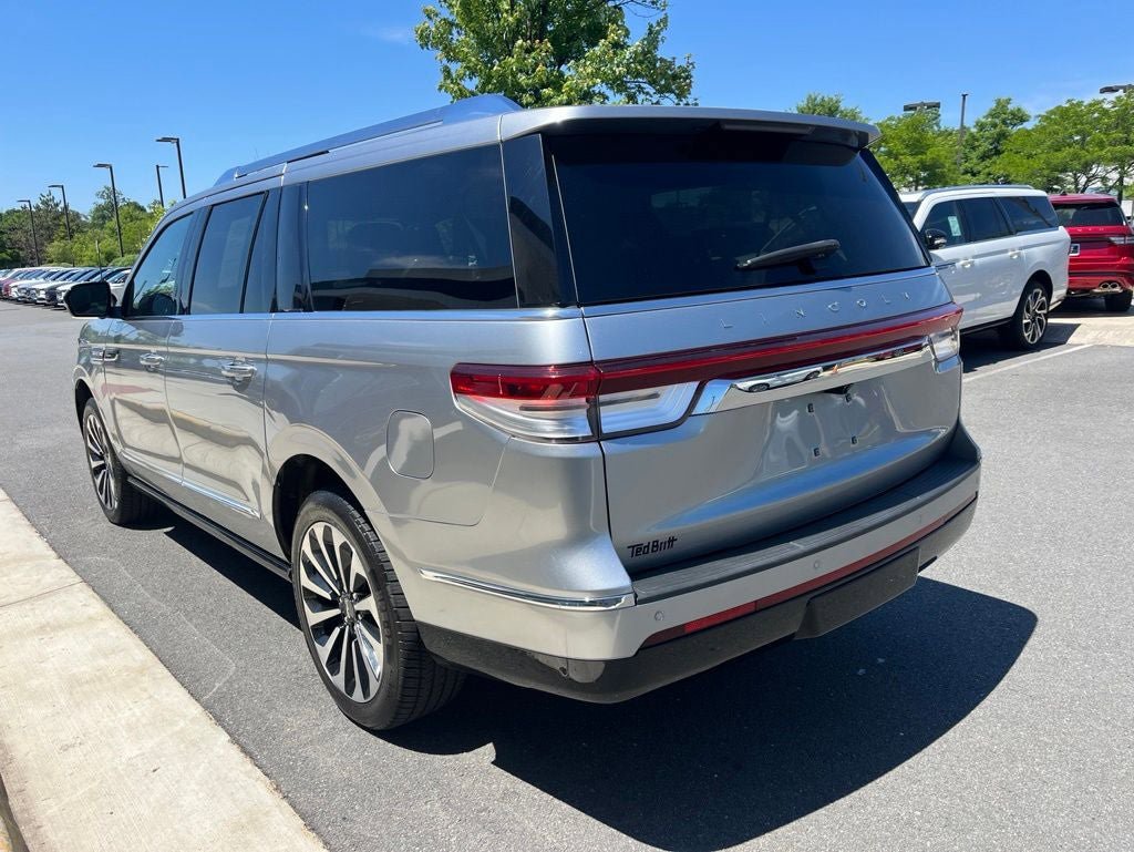 Used 2022 Lincoln Navigator L Reserve AWD/4WD image 6