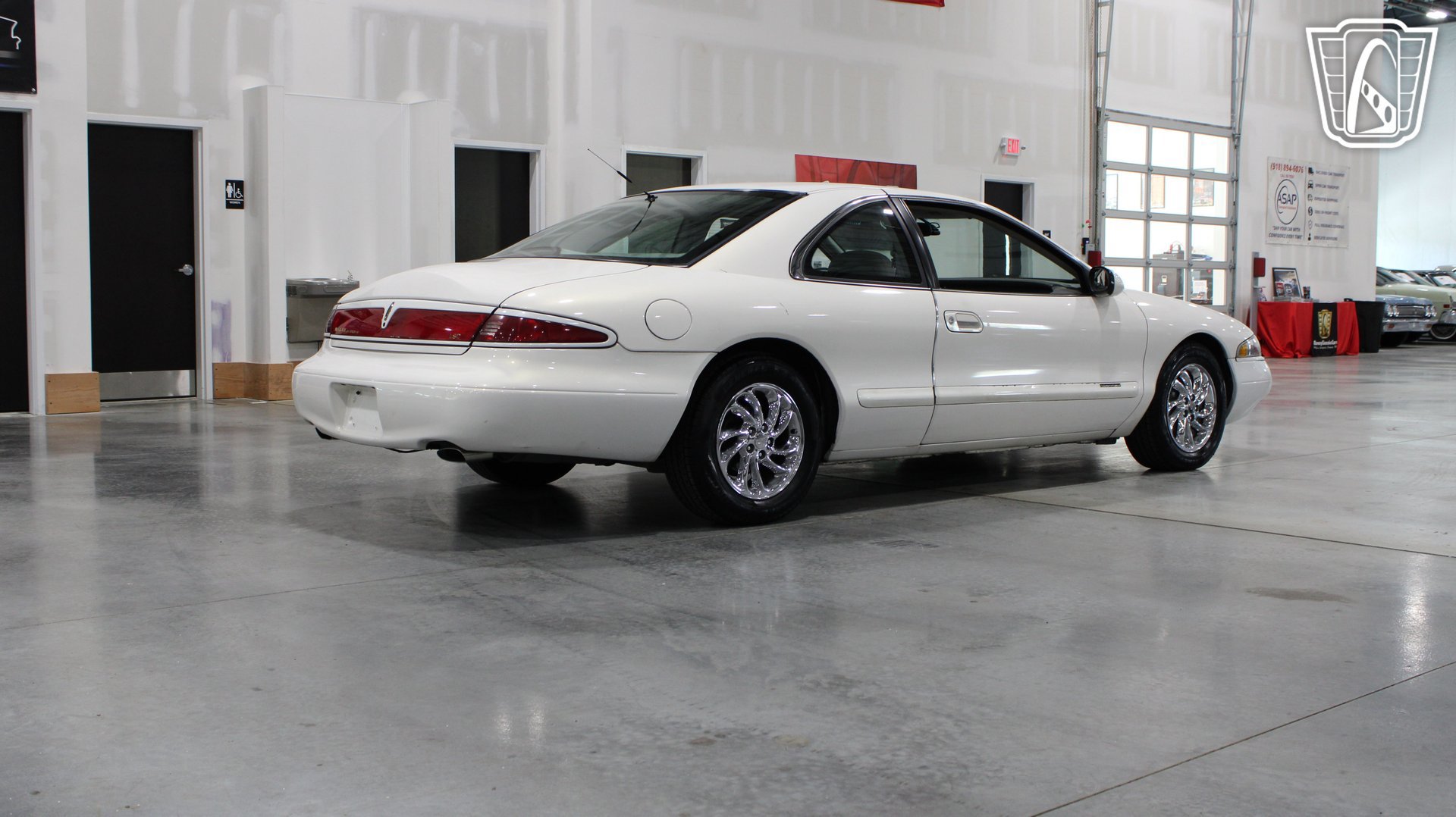 Used 1998 Lincoln Mark VIII LSC RWD image 5
