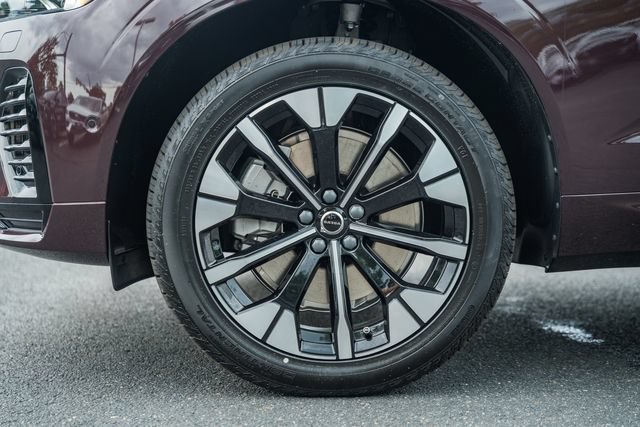 New 2026 Volvo XC60 T8 Plus w/ Protection Package Premier AWD/4WD image 17
