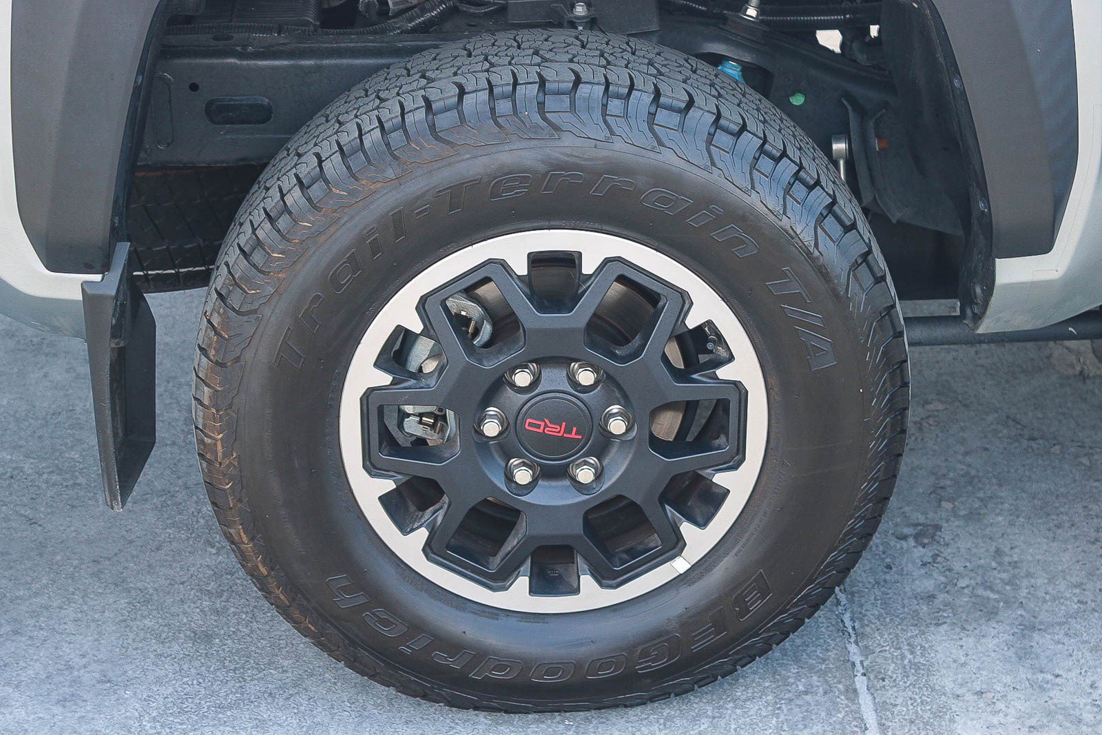 Certified 2024 Toyota Tacoma TRD Off-Road w/ TRD Off Road Upgrade Package AWD/4WD image 12