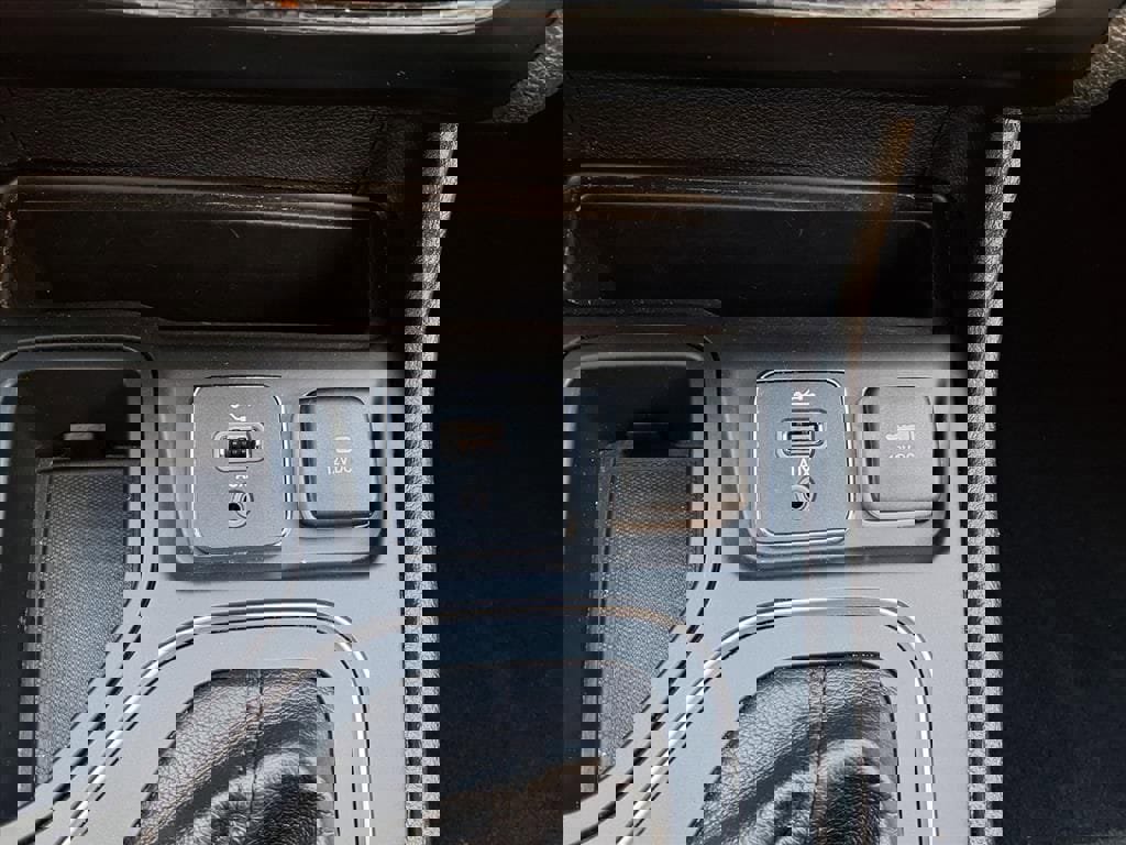 Used 2019 Jeep Cherokee Latitude Plus image 20