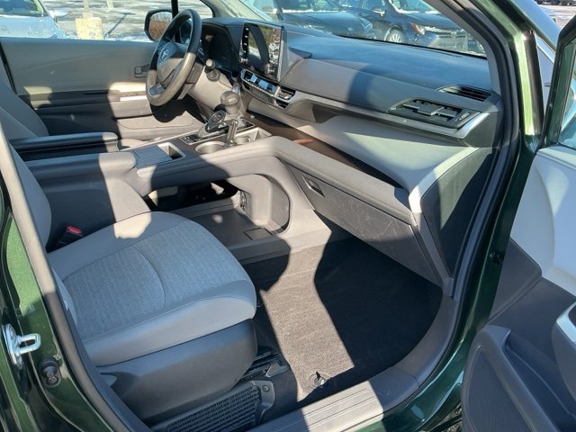 Used 2024 Toyota Sienna LE image 22