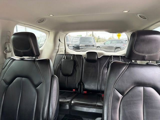 Used 2023 Chrysler Pacifica Touring-L FWD image 25