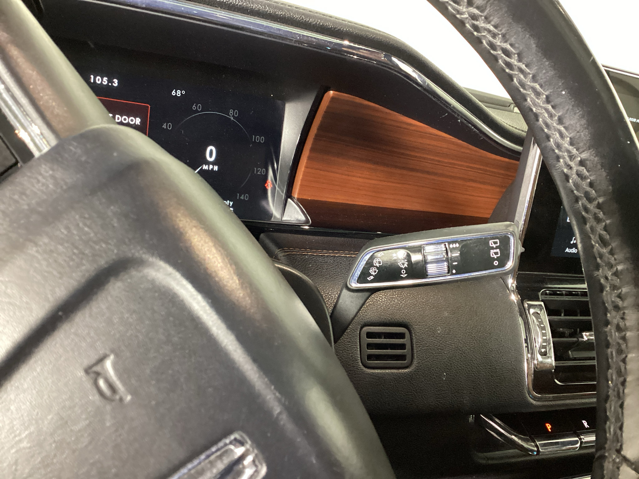 Used 2021 Lincoln Navigator L Reserve AWD/4WD image 23