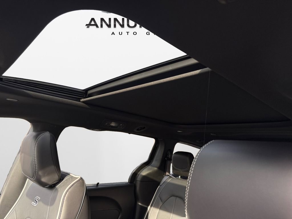 New 2026 Chrysler Pacifica Limited w/ S Appearance Package image 30