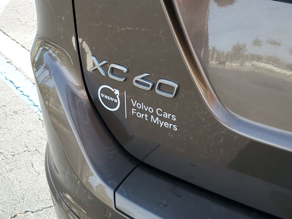 Used 2015 Volvo XC60 T5 w/ Proximity Package image 14