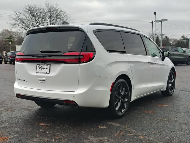 New 2026 Chrysler Pacifica Select FWD image 3