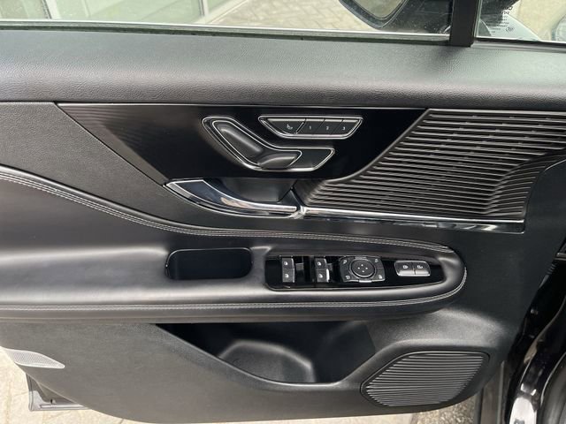 Used 2021 Lincoln Corsair FWD w/ Premium Package image 24