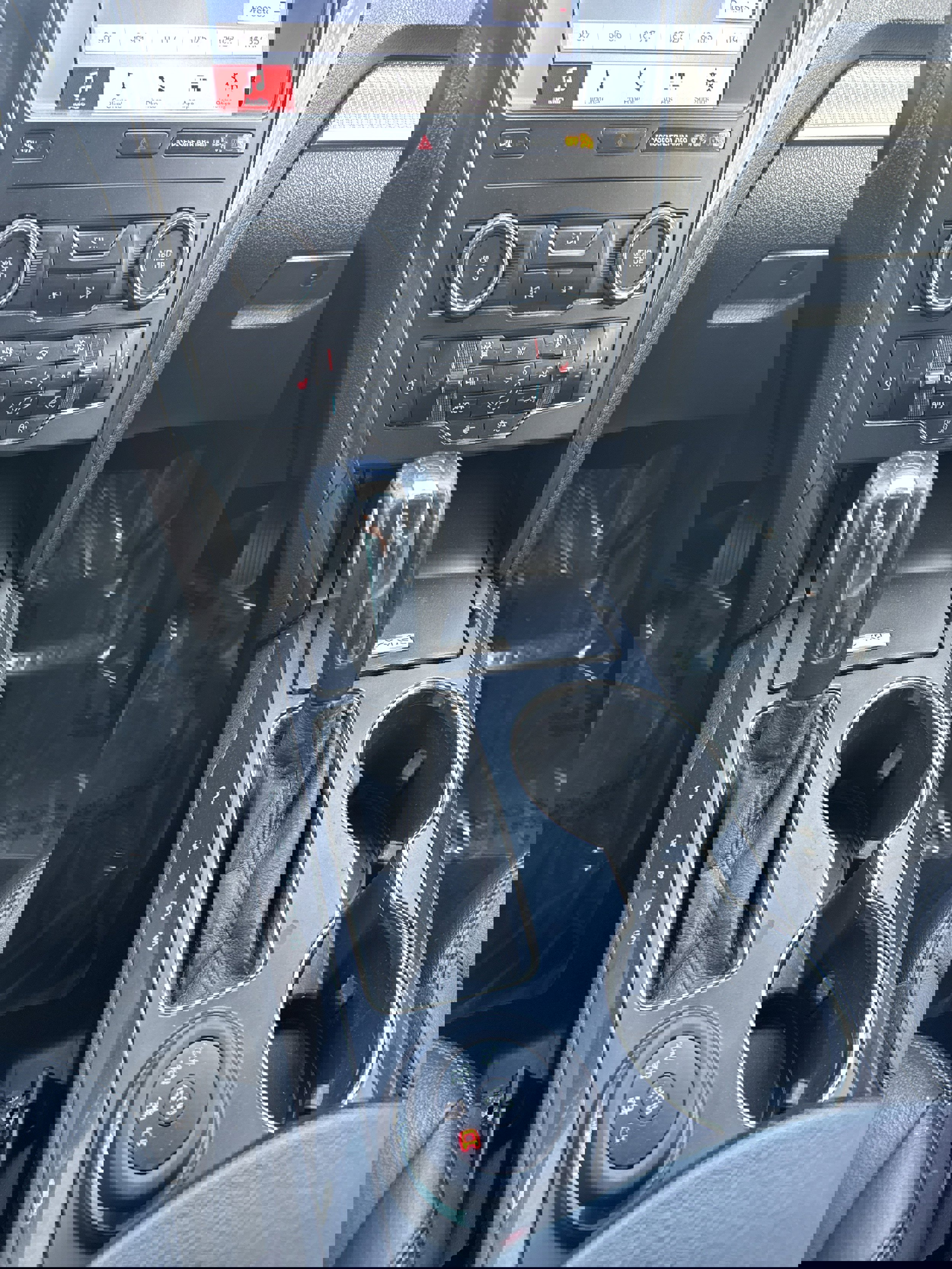 Used 2018 Ford Explorer XLT w/ Equipment Group 202A image 22