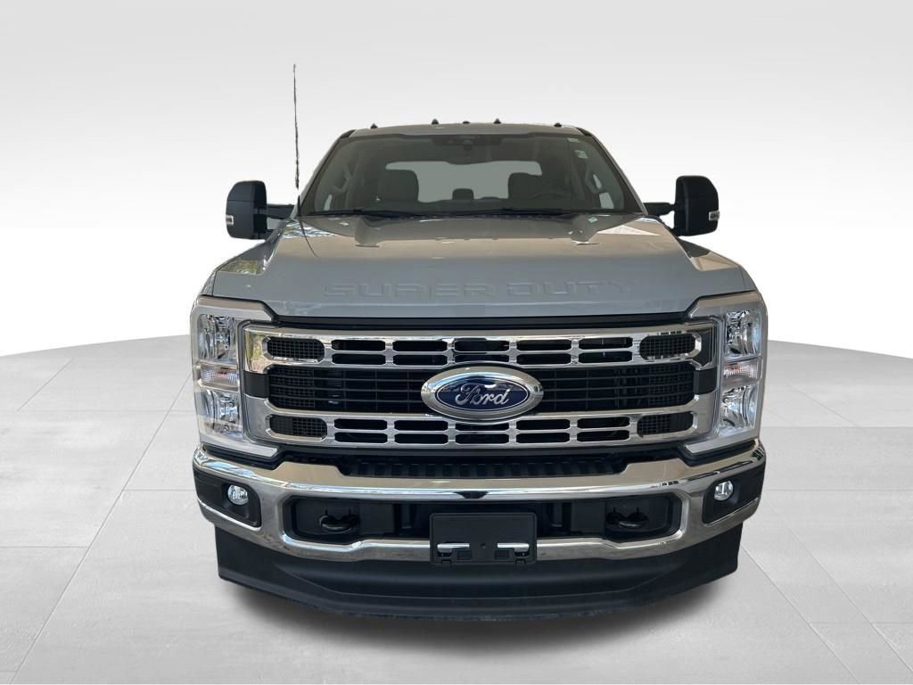Used 2025 Ford F350 XLT image 11