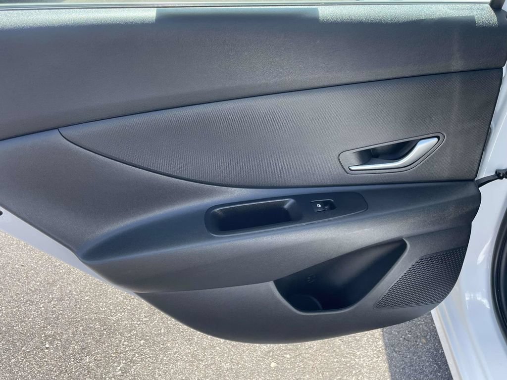 Certified 2024 Hyundai Elantra SEL FWD image 12