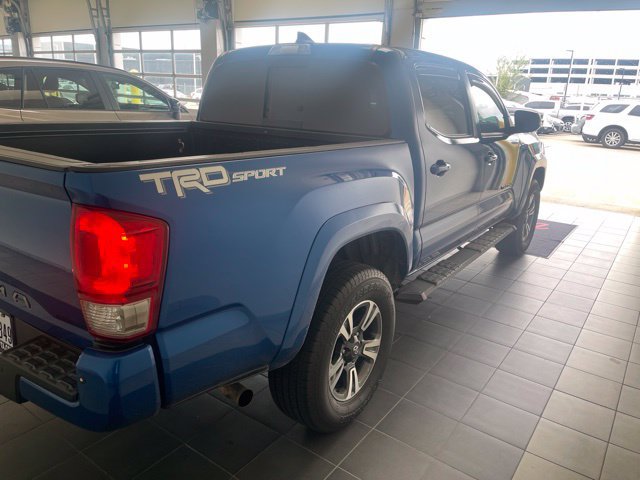 Used 2017 Toyota Tacoma TRD Sport RWD image 6