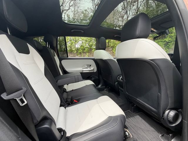 Used 2022 Mercedes-Benz GLB 250 4MATIC image 29