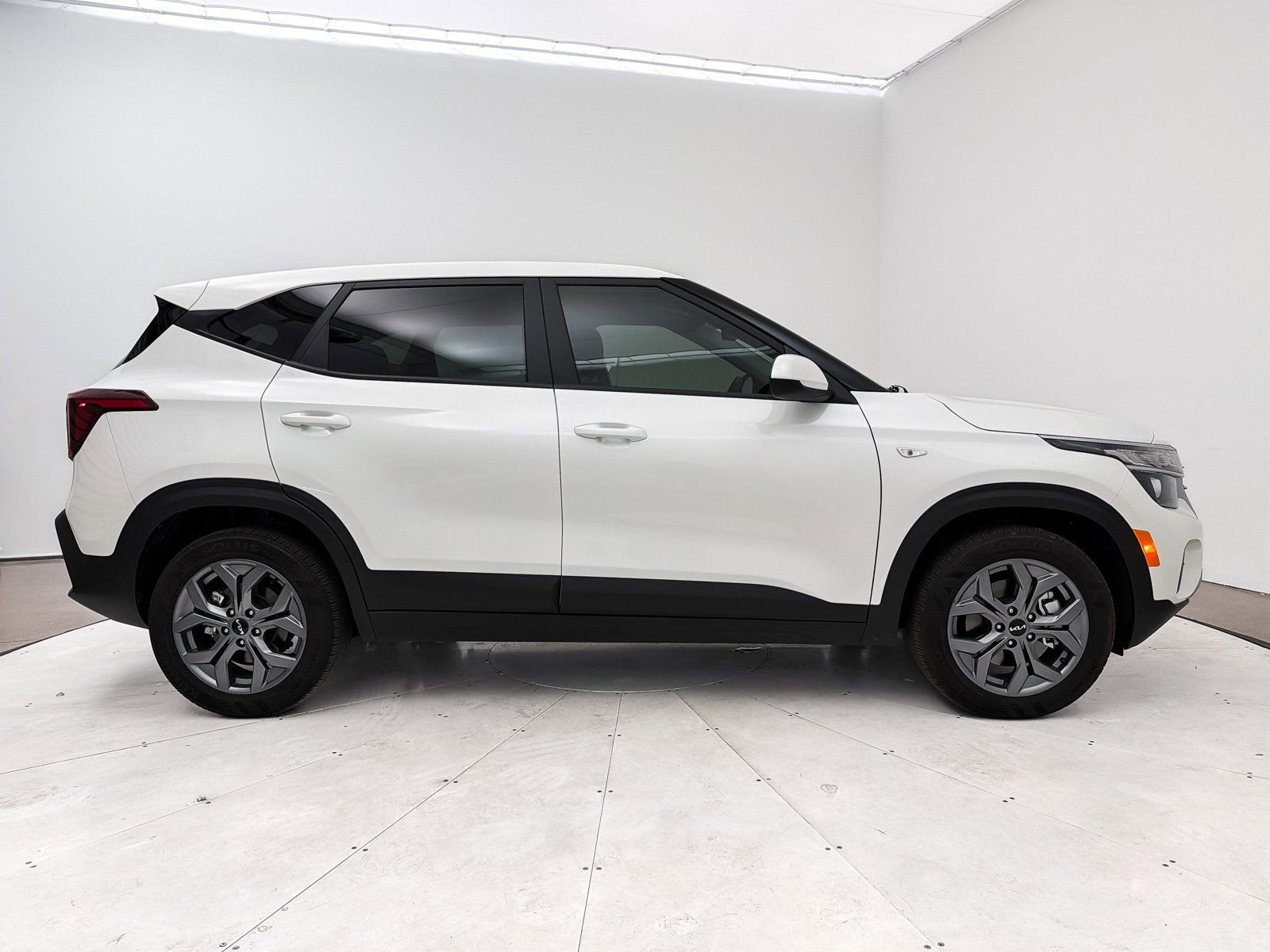 Certified 2024 Kia Seltos LX image 27