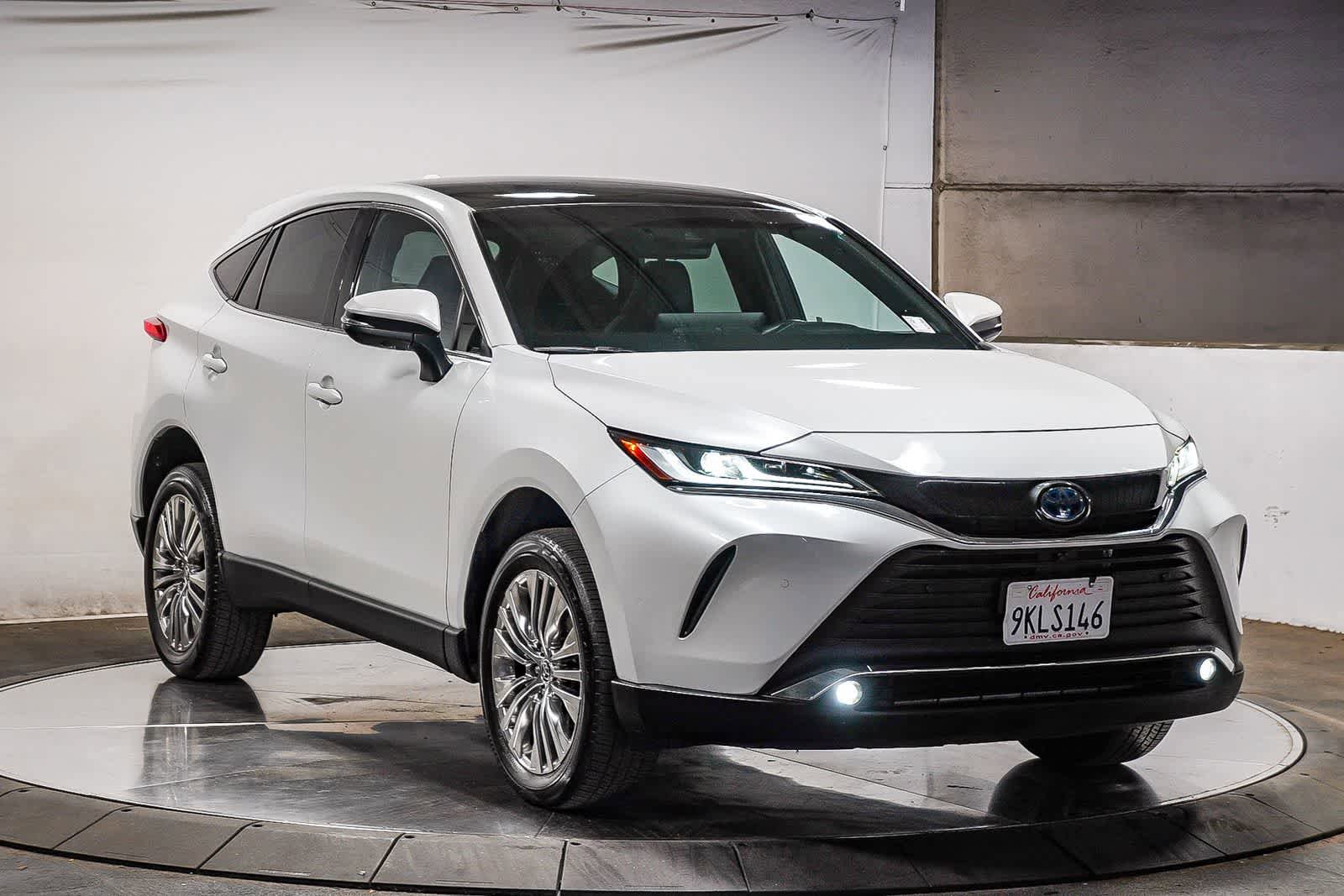 Certified 2024 Toyota Venza Limited AWD/4WD image 4