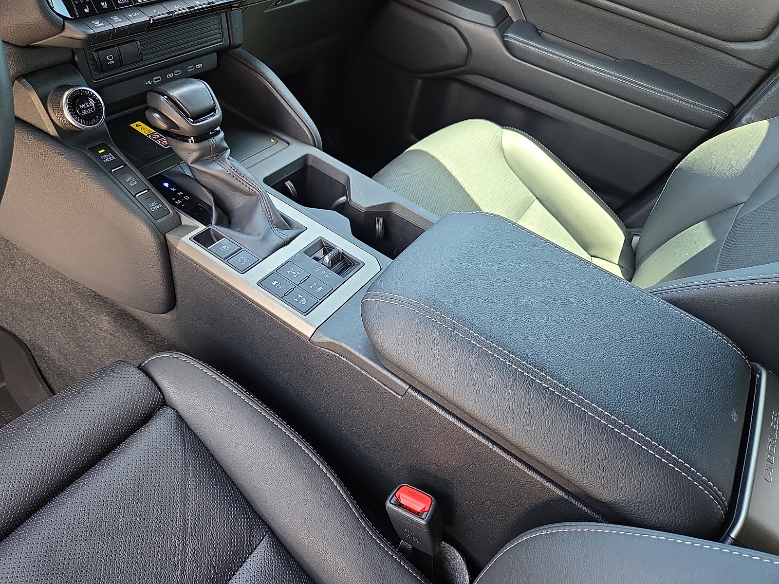 Used 2025 Toyota Land Cruiser AWD/4WD image 25