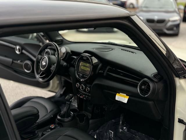 Used 2017 MINI Cooper 2-Door Hardtop image 31