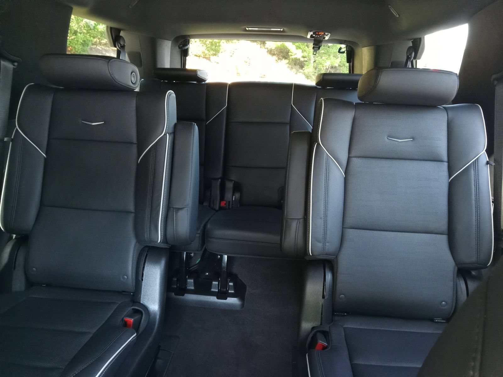 Used 2024 Cadillac Escalade Sport AWD/4WD image 23
