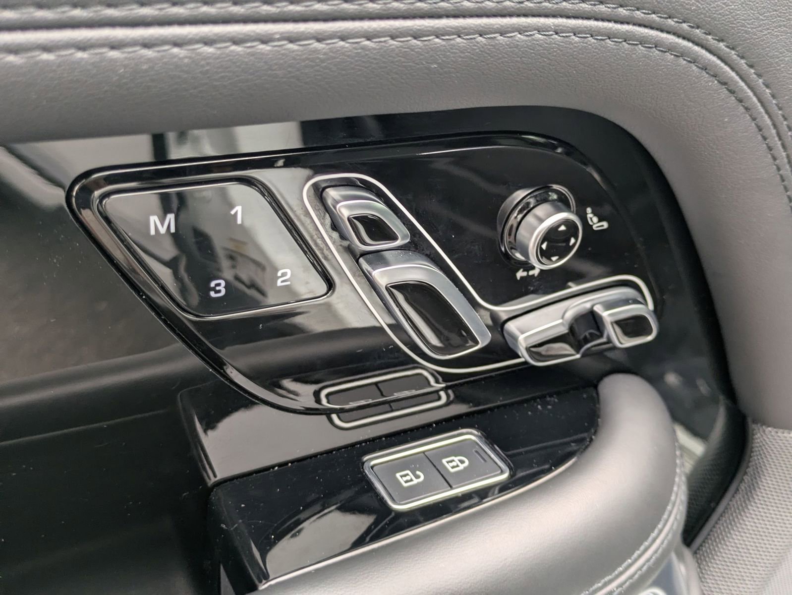 Used 2021 Land Rover Range Rover P525 Westminster Edition LWB image 13