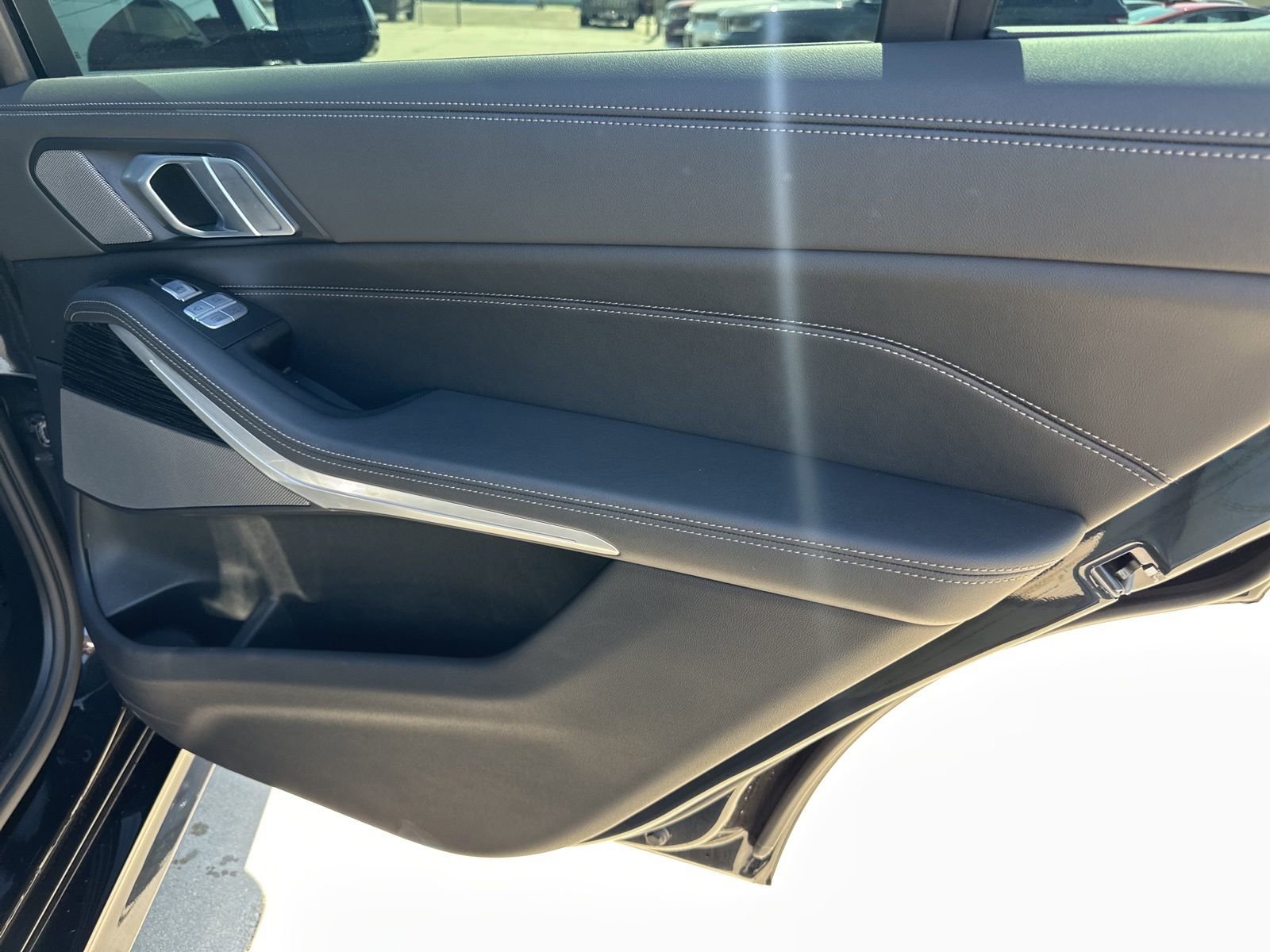 Used 2024 BMW X7 xDrive40i w/ M Sport Package image 19