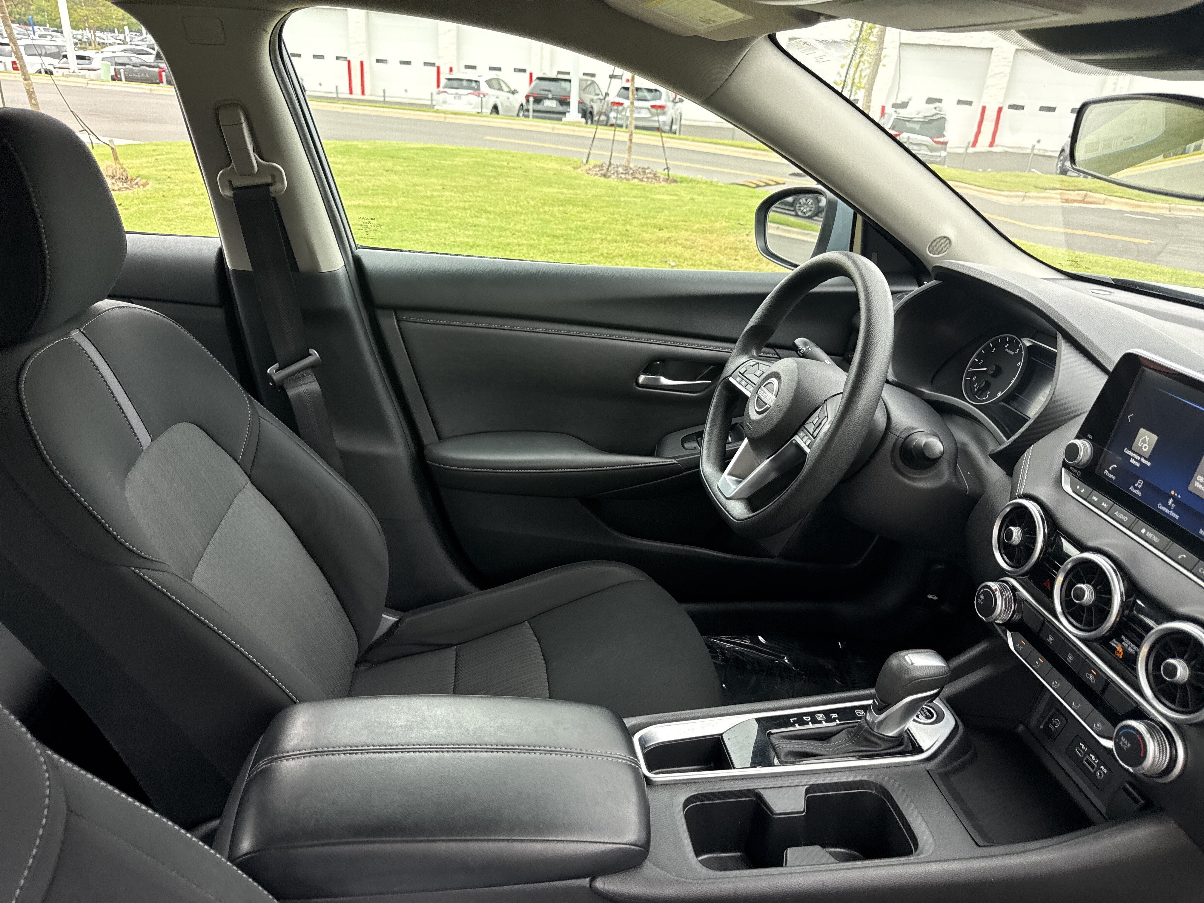 Used 2024 Nissan Sentra SV FWD image 32