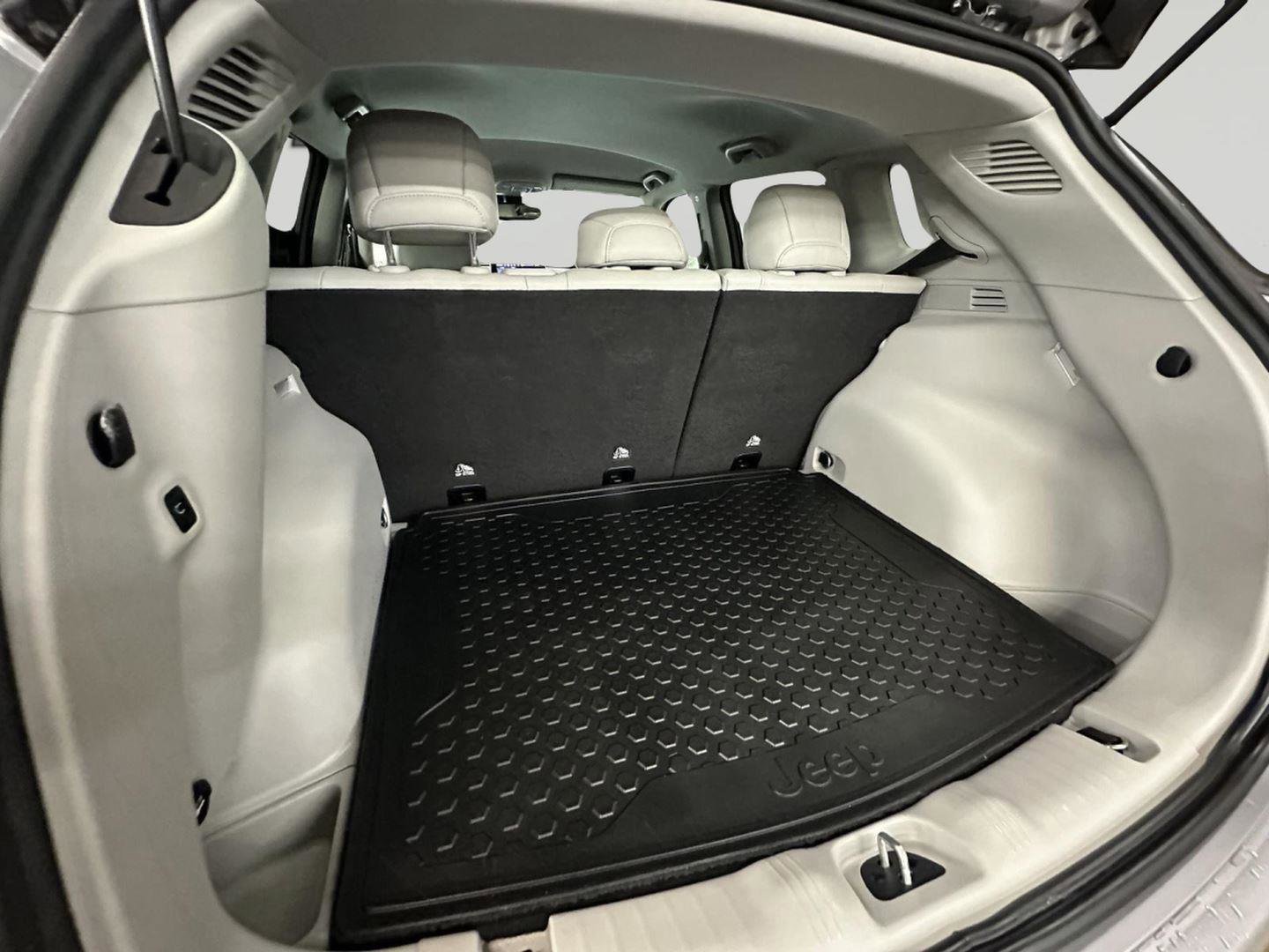 Used 2022 Jeep Compass Latitude w/ Convenience Group image 13