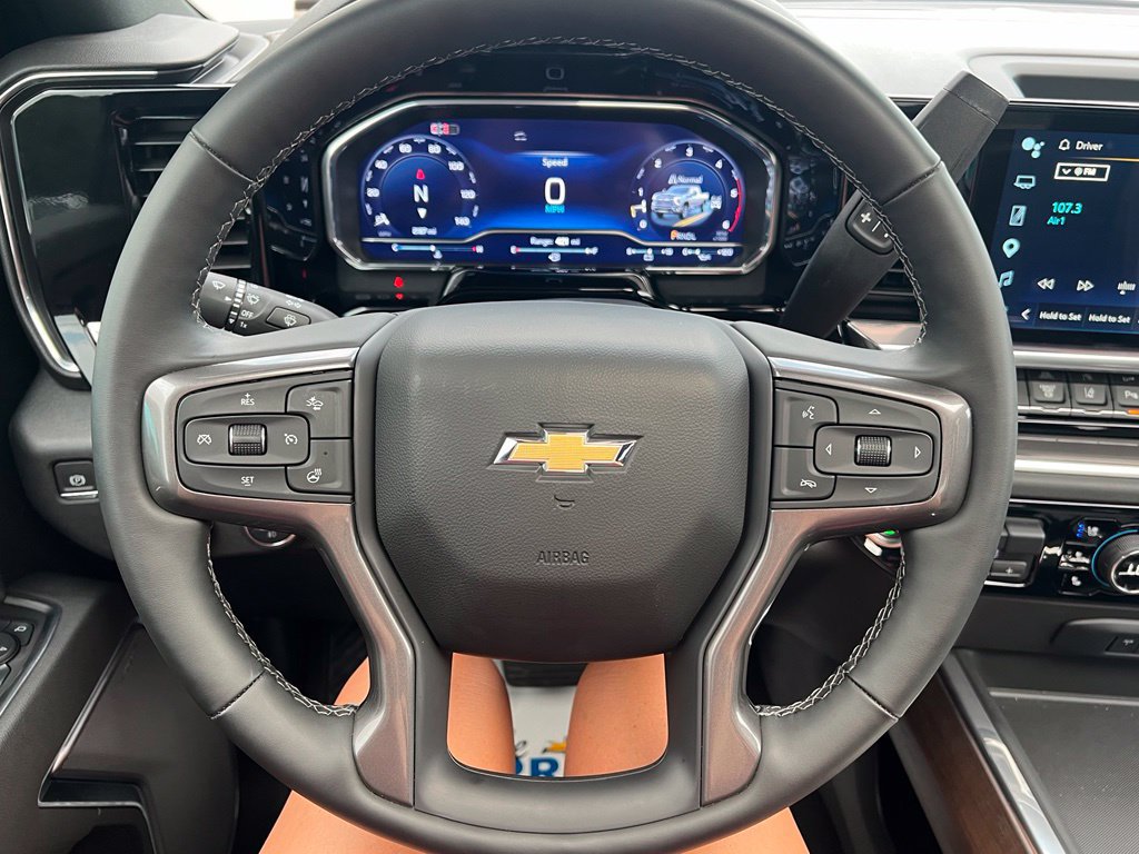 Used 2025 Chevrolet Silverado 2500 High Country w/ Technology Package AWD/4WD image 17