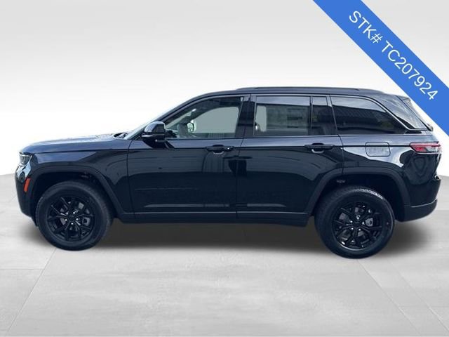 New 2026 Jeep Grand Cherokee Laredo image 4