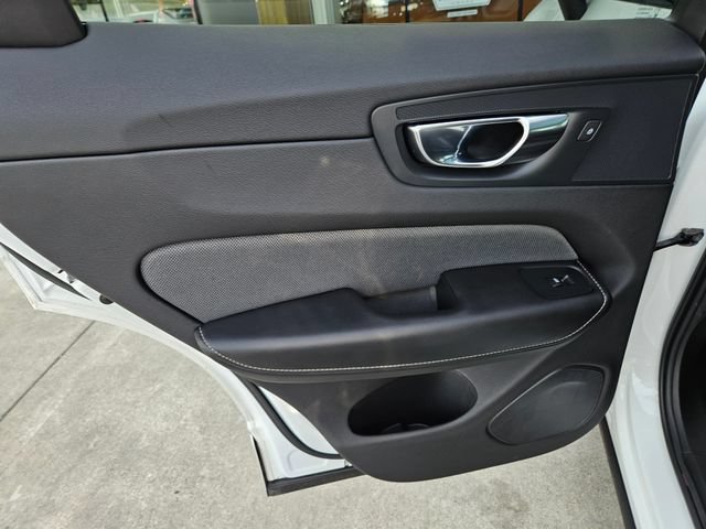 Used 2022 Volvo XC60 B5 R-Design w/ Protection Package Premier AWD/4WD image 14