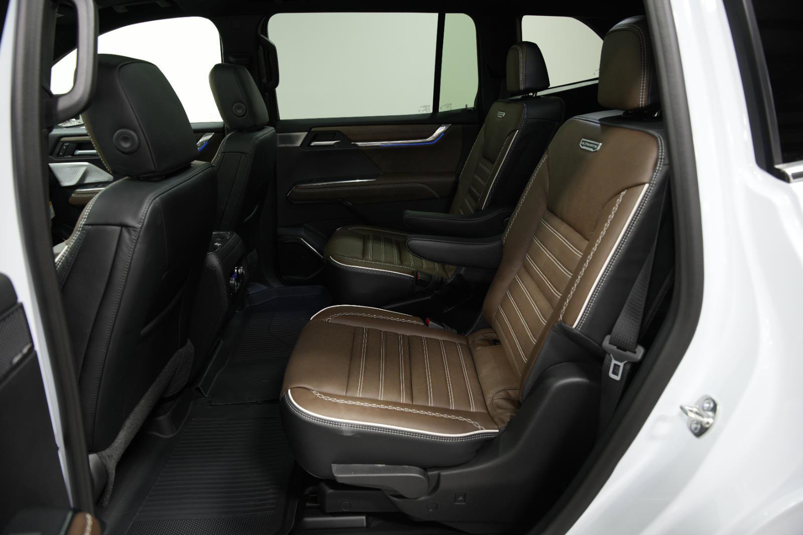New 2026 GMC Acadia Denali Ultimate w/ LPO, Floor Liner Package image 23