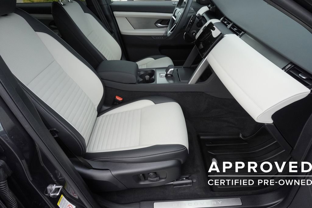 Used 2025 Land Rover Discovery Sport Dynamic SE image 23