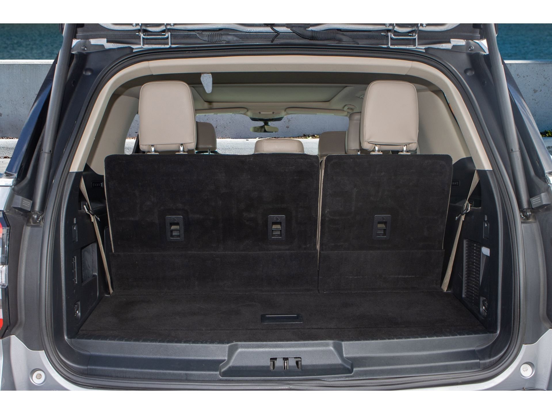 Used 2024 Ford Expedition Limited image 9