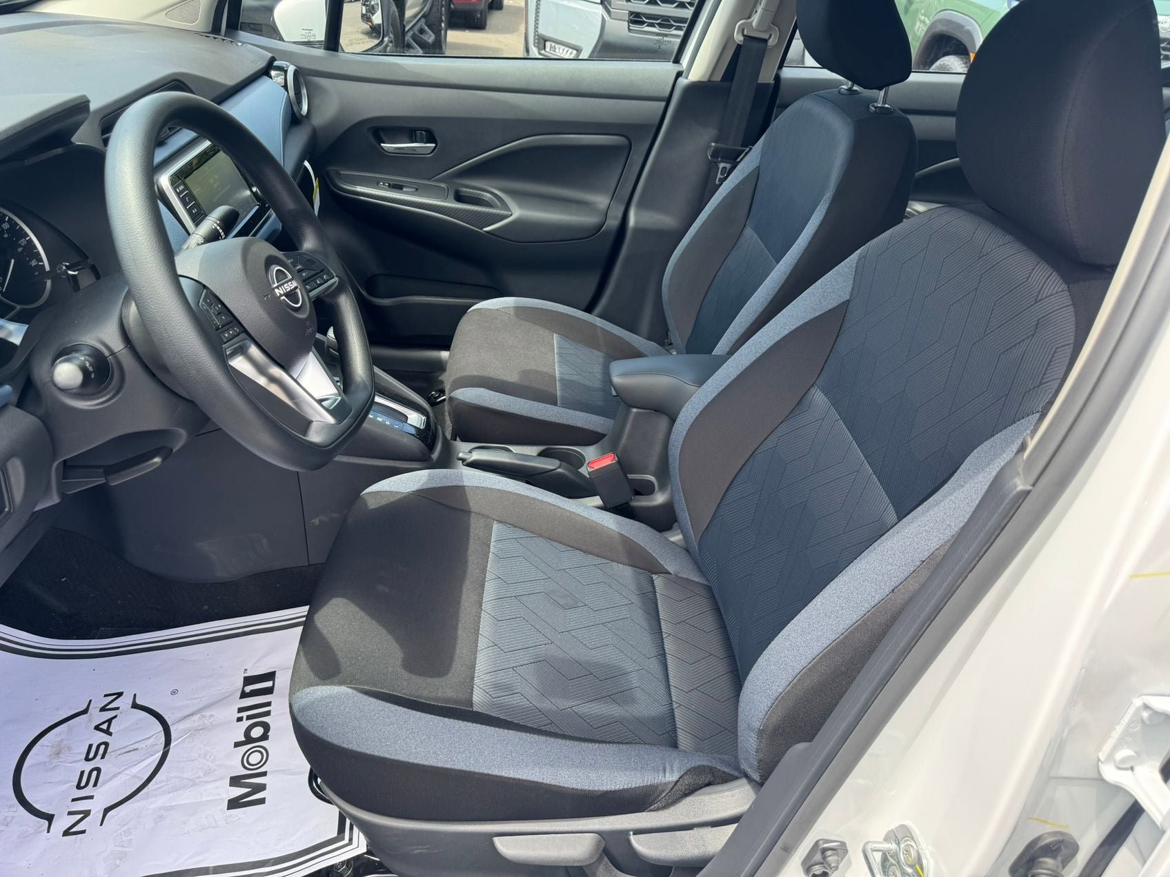 New 2025 Nissan Versa SV w/ Trunk Package FWD image 8
