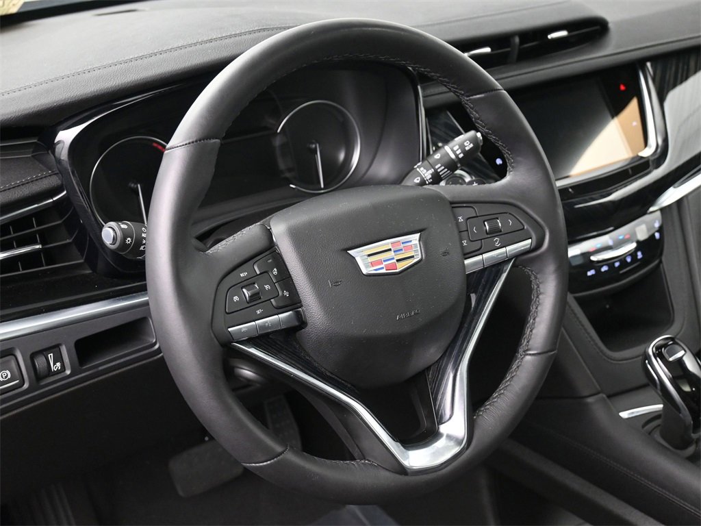 Used 2024 Cadillac XT6 Premium Luxury image 10