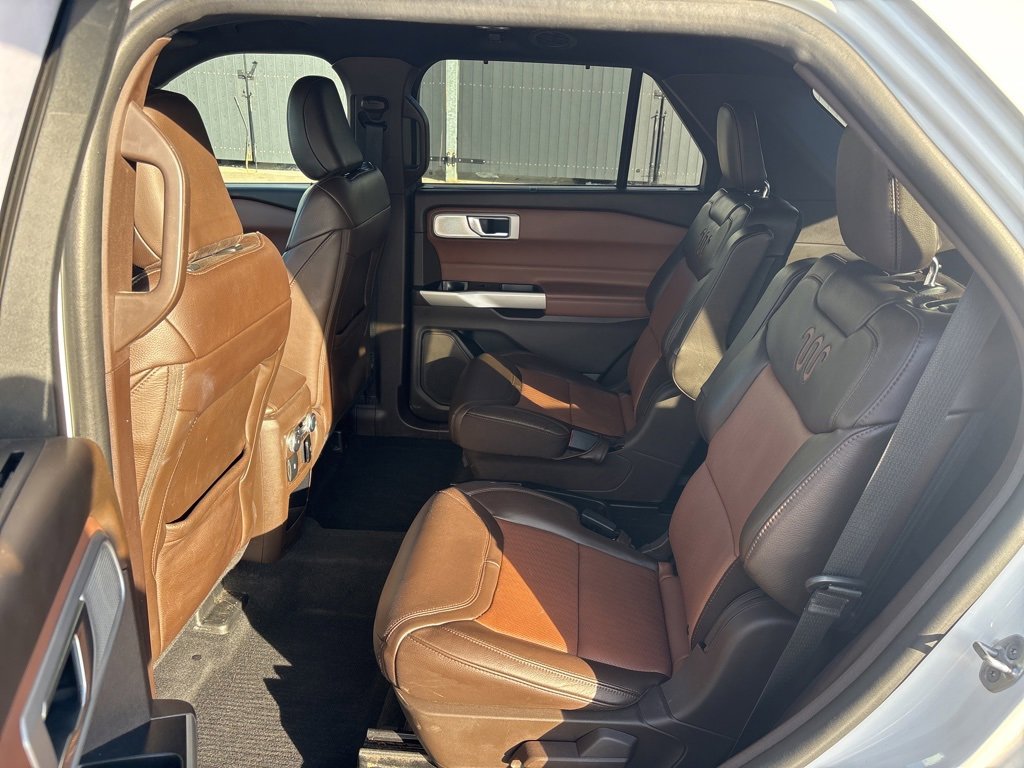 Used 2021 Ford Explorer King Ranch w/ Premium Technology Package image 12