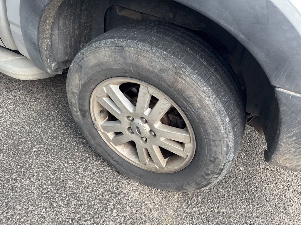 Used 2010 Ford Explorer Sport Trac XLT image 7