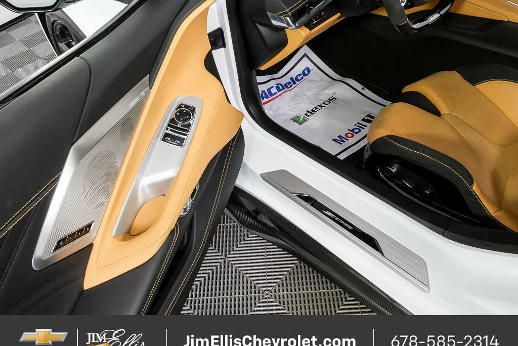 Used 2024 Chevrolet Corvette Z06 w/ Z07 Performance Package image 8