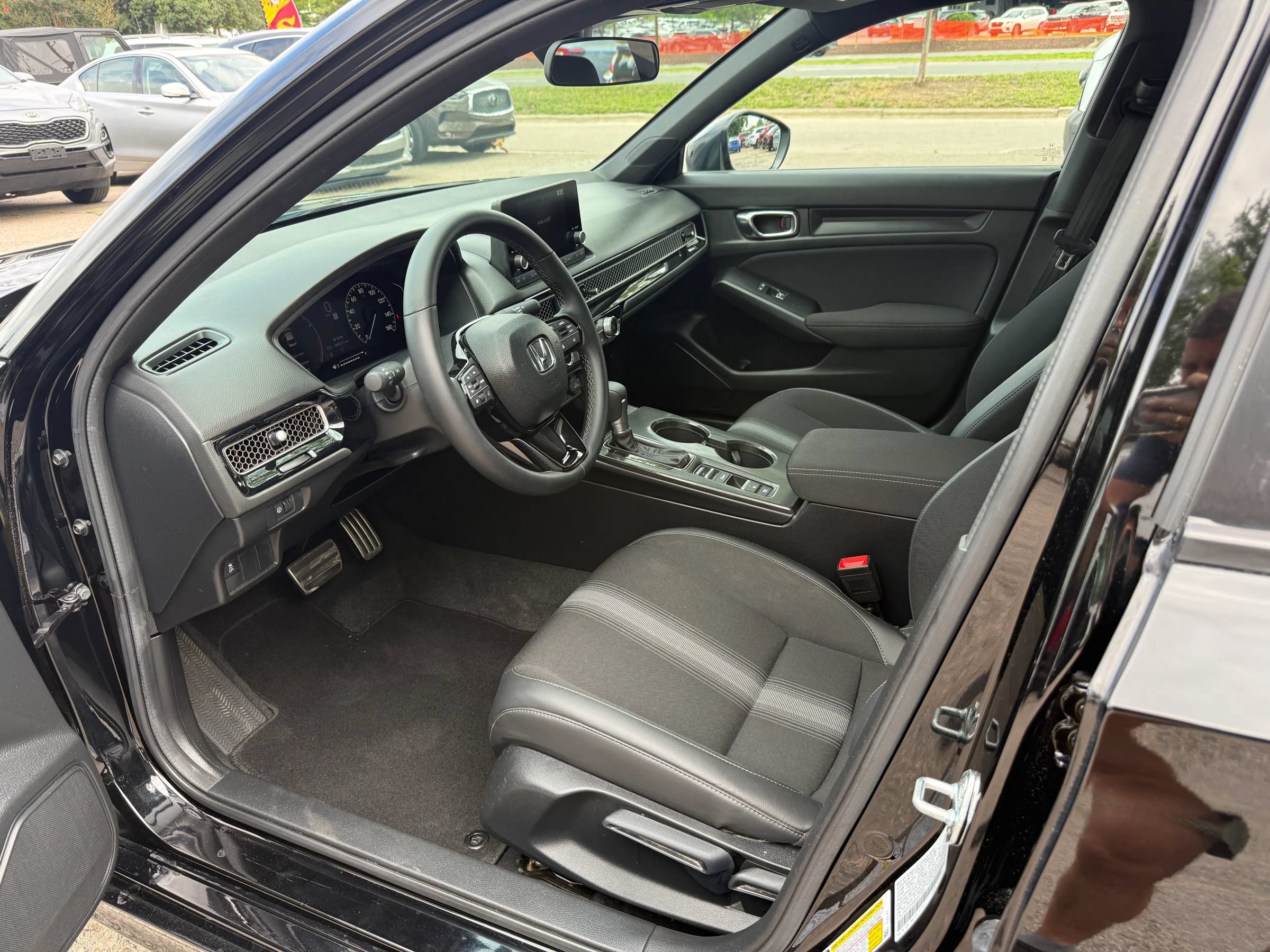 Used 2025 Honda Civic Sport image 9