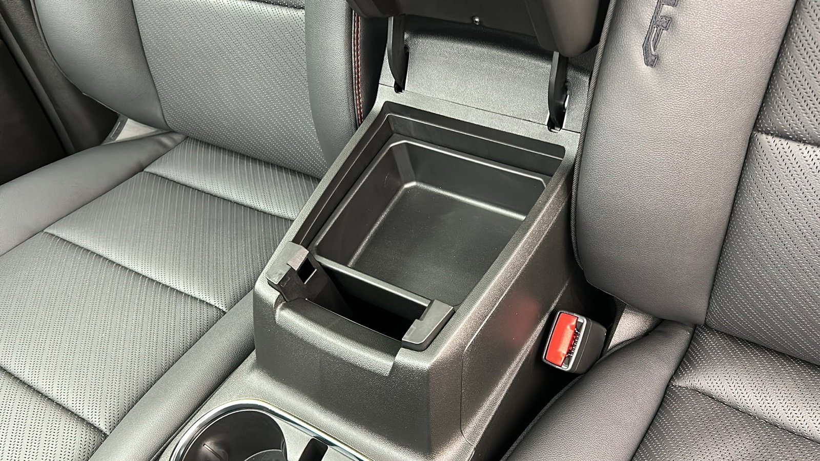 Used 2024 GMC Canyon AT4X image 26