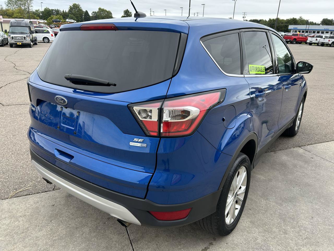 Used 2017 Ford Escape SE w/ SE Cold Weather Package AWD/4WD image 5