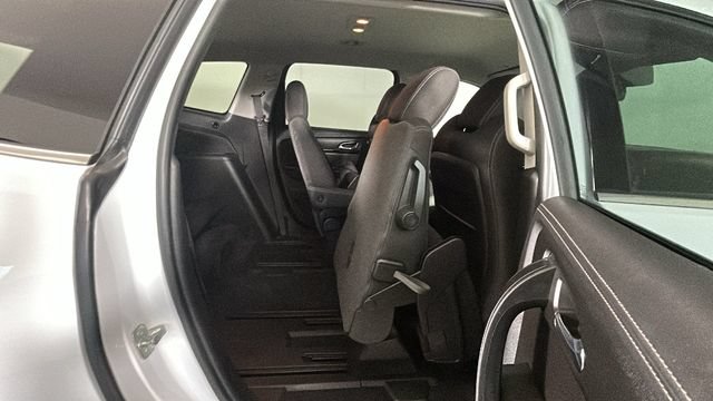 Used 2017 Chevrolet Traverse LT w/ Style and Technology Package AWD/4WD image 28
