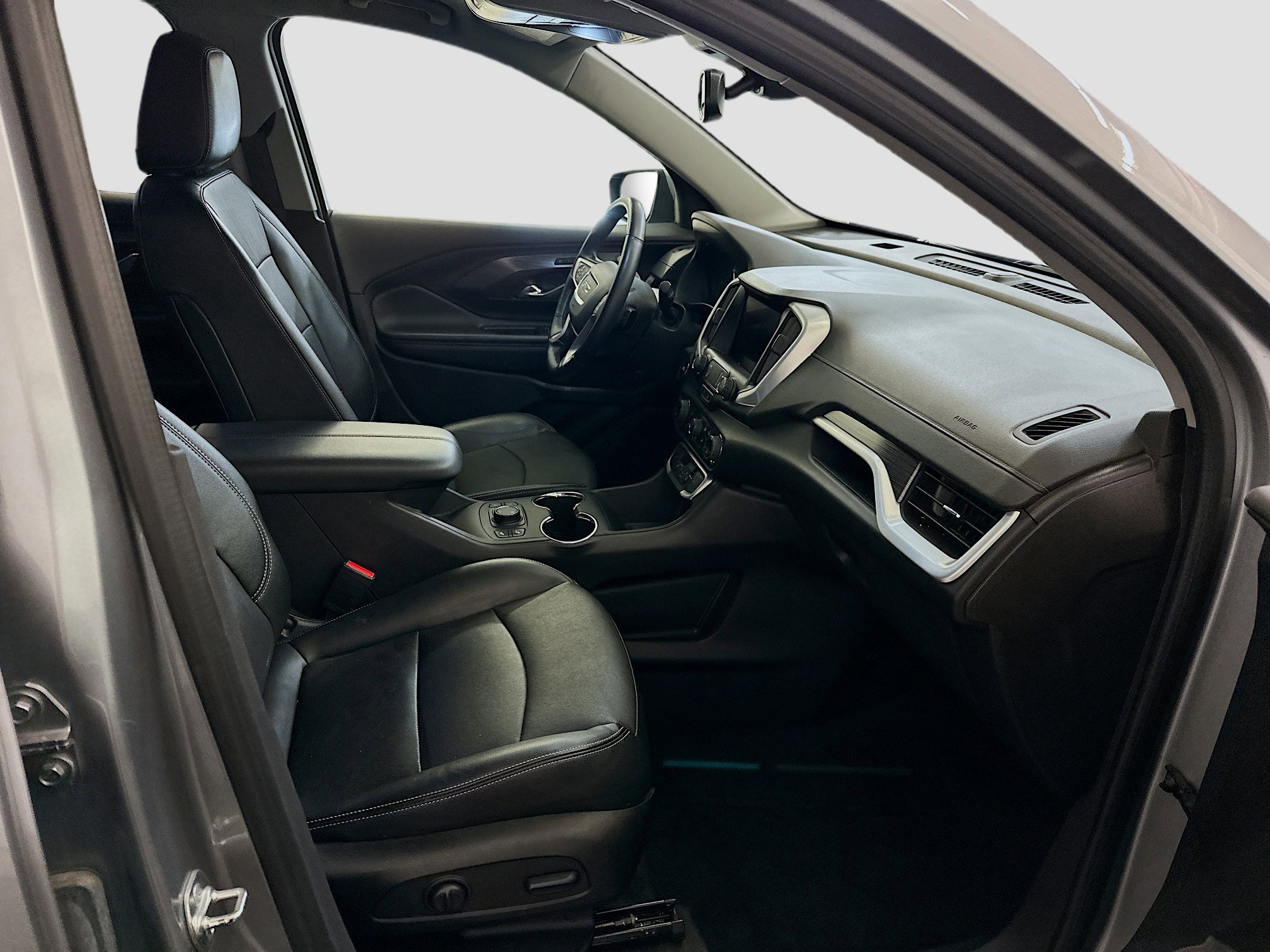 Used 2024 GMC Terrain SLT image 33