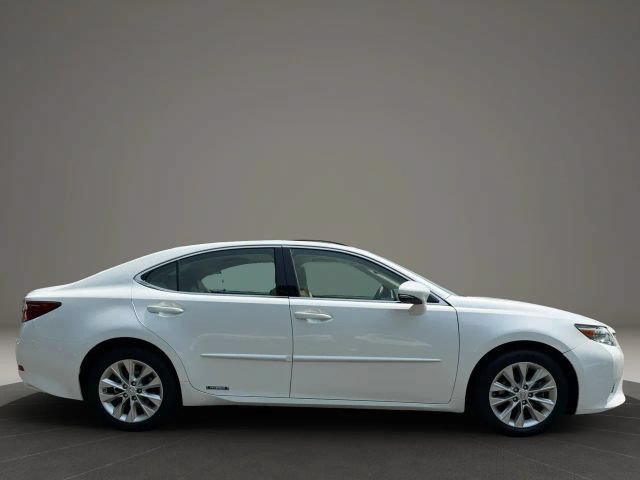 Used 2013 Lexus ES 300h w/ Luxury Pkg FWD image 4