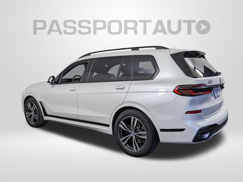 Used 2026 BMW X7 xDrive40i w/ M Sport Package AWD/4WD image 3