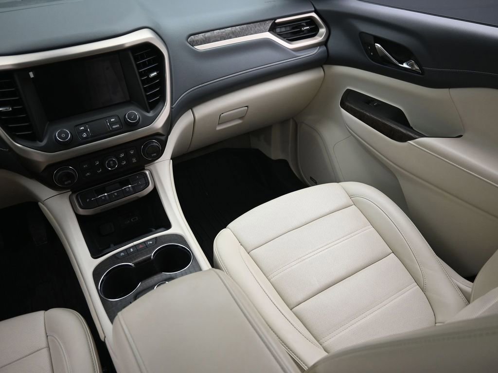 Used 2023 GMC Acadia Denali w/ Denali Ultimate Package image 13