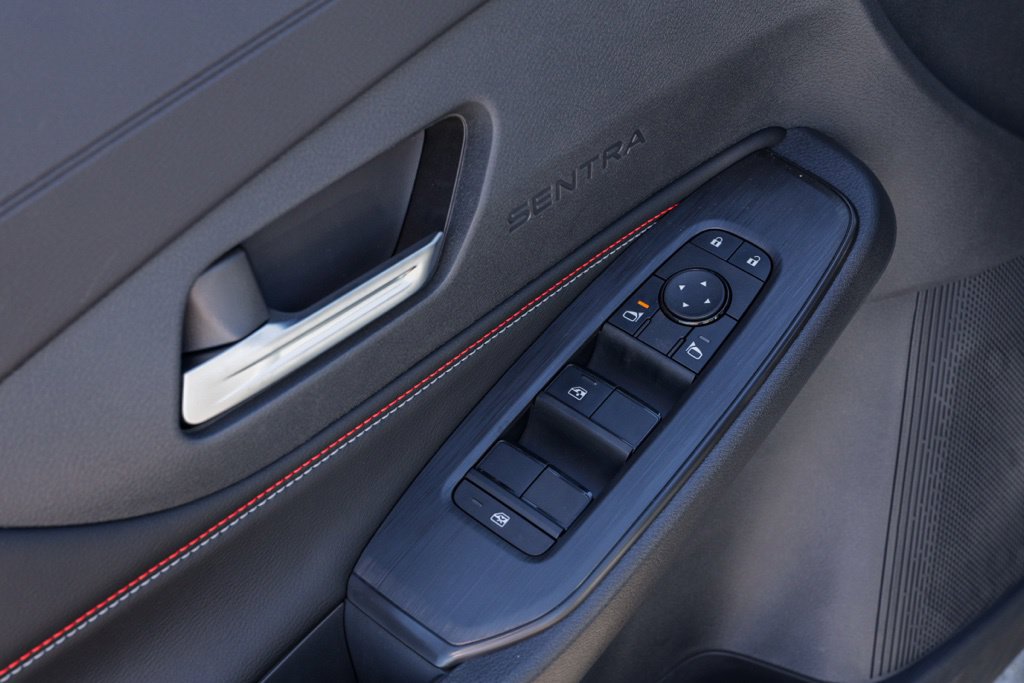 New 2027 Nissan Sentra SR FWD image 14