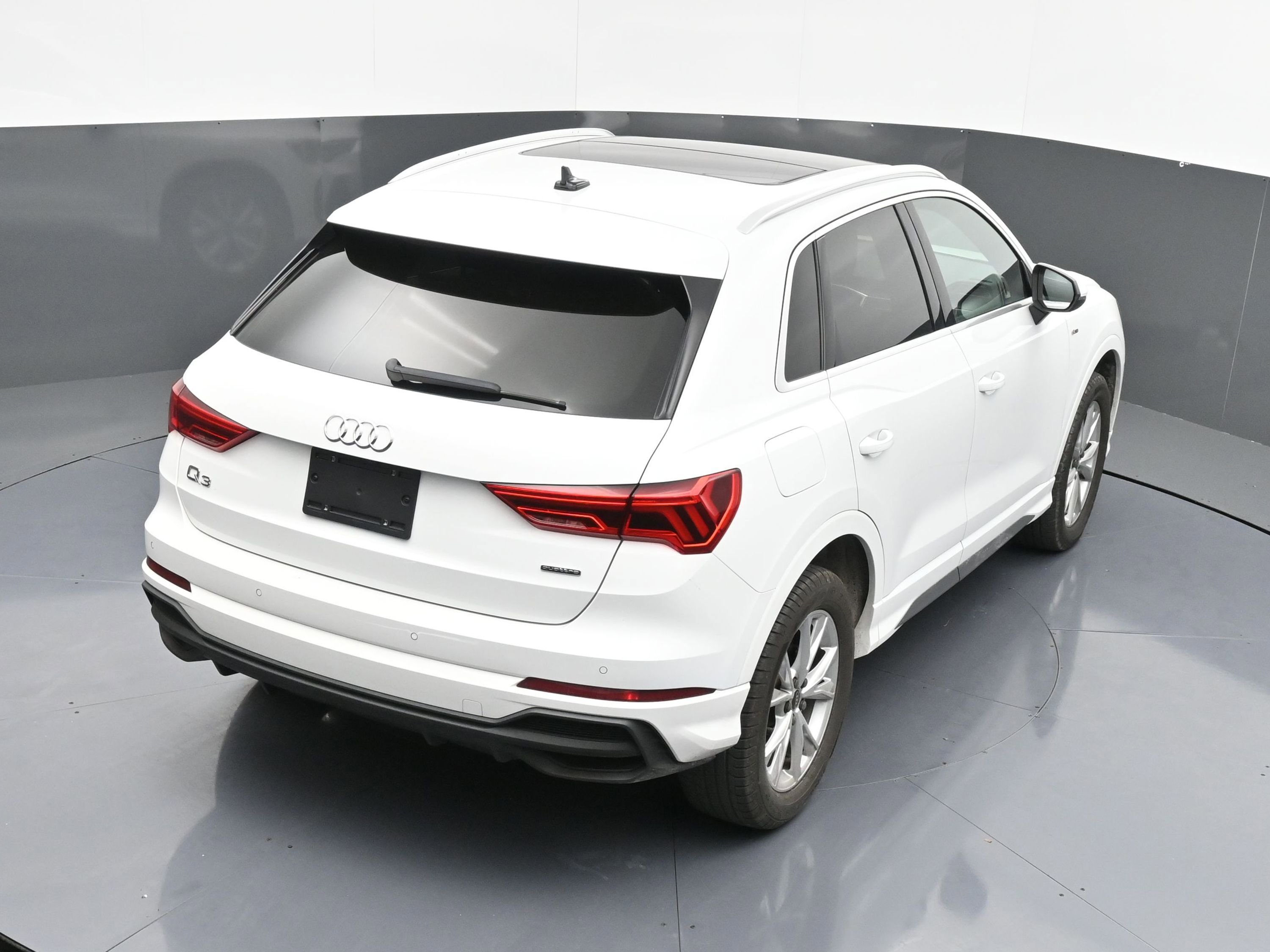 Used 2023 Audi Q3 2.0T Premium w/ Convenience Package image 36