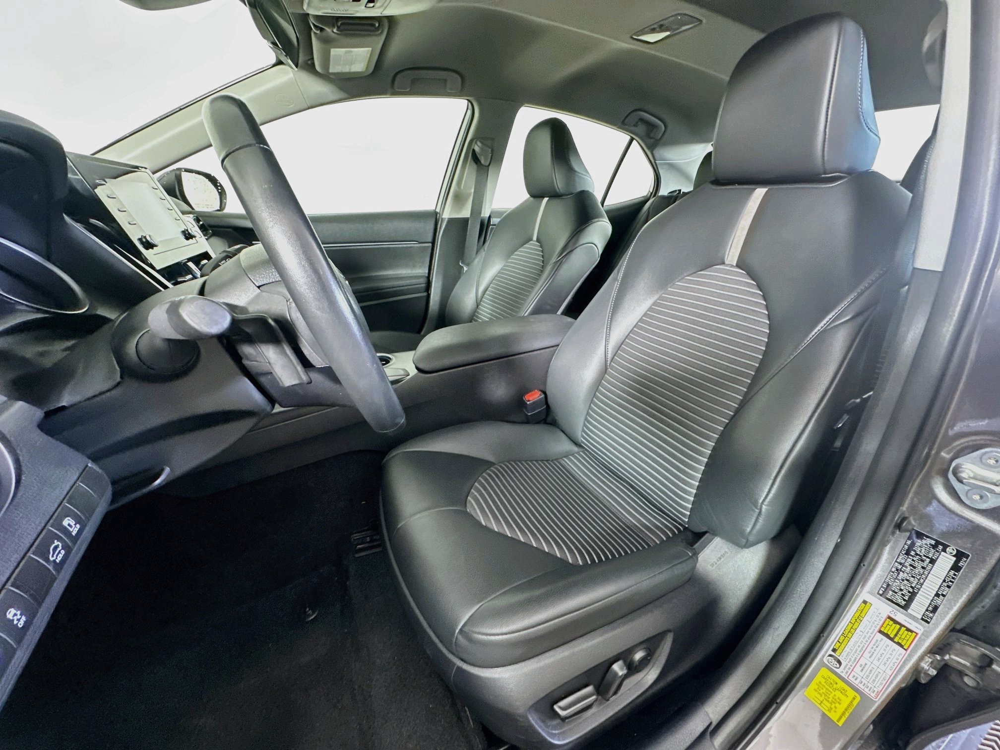 Used 2024 Toyota Camry SE FWD image 13